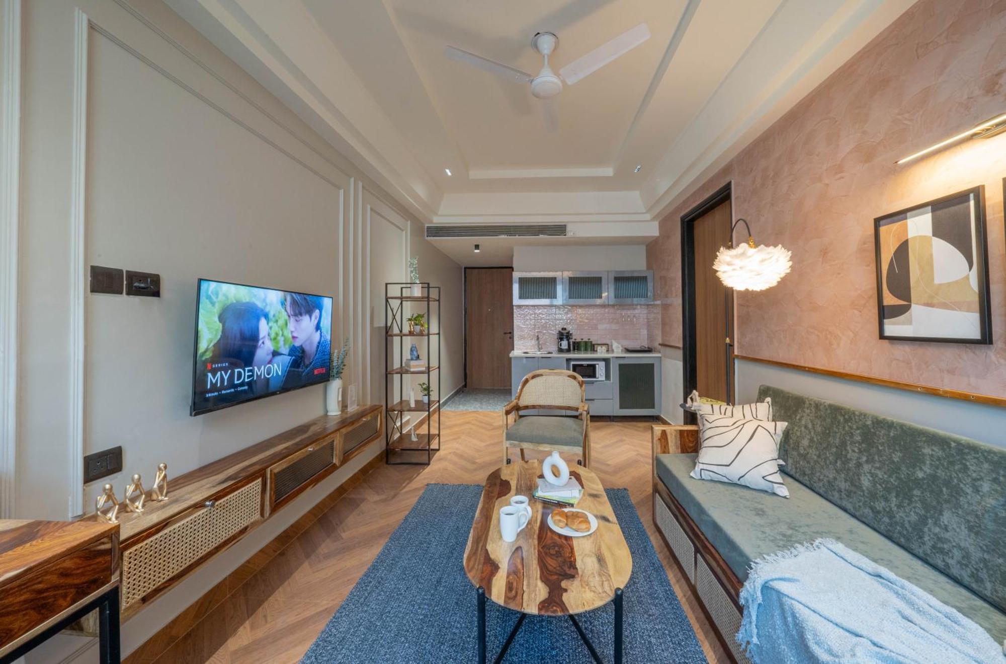 Boutique Hotel By One Tree Гургаон Экстерьер фото