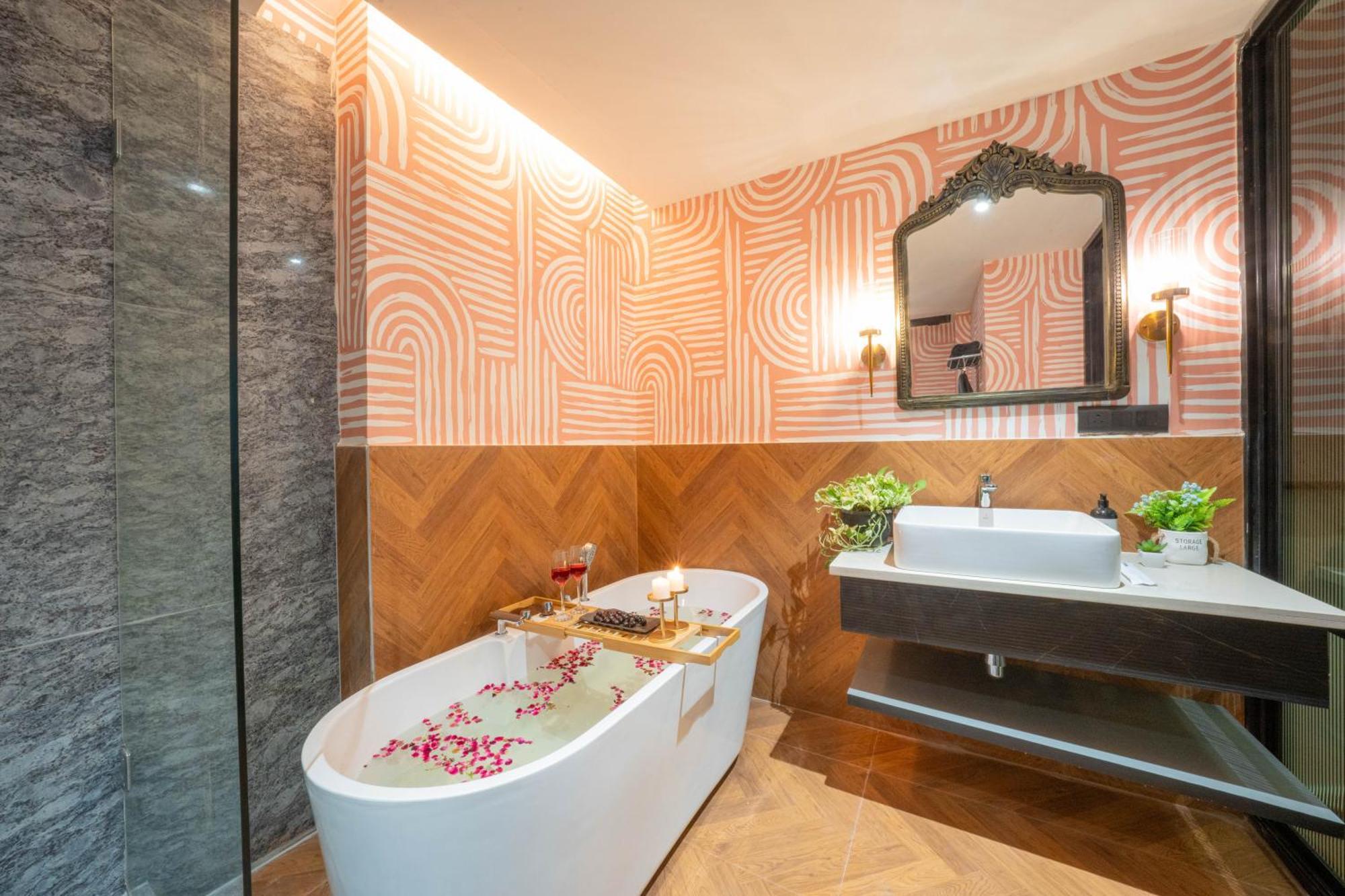 Boutique Hotel By One Tree Гургаон Экстерьер фото