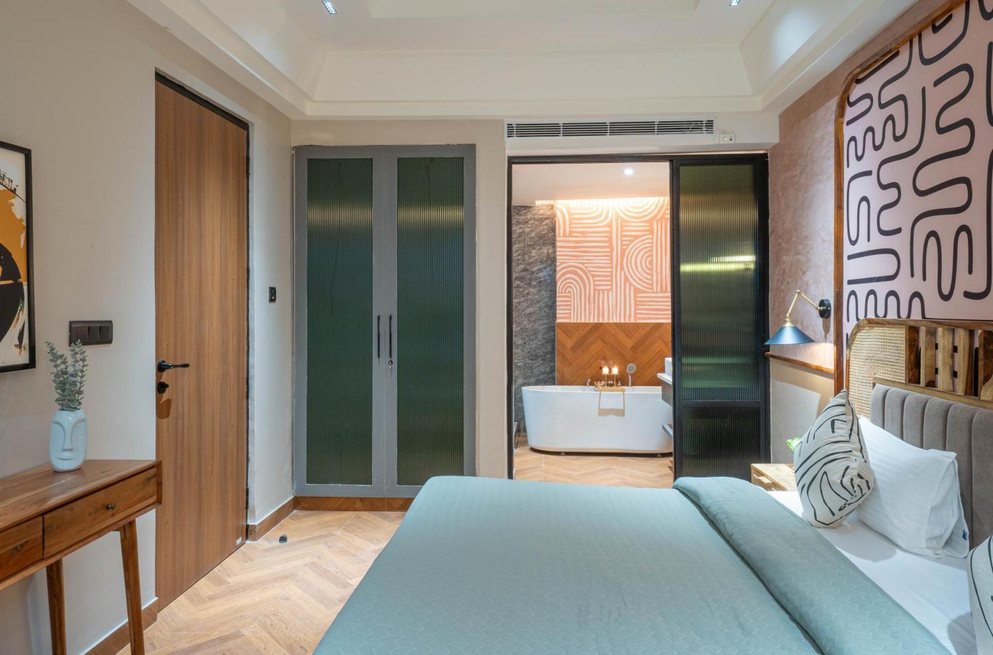Boutique Hotel By One Tree Гургаон Экстерьер фото